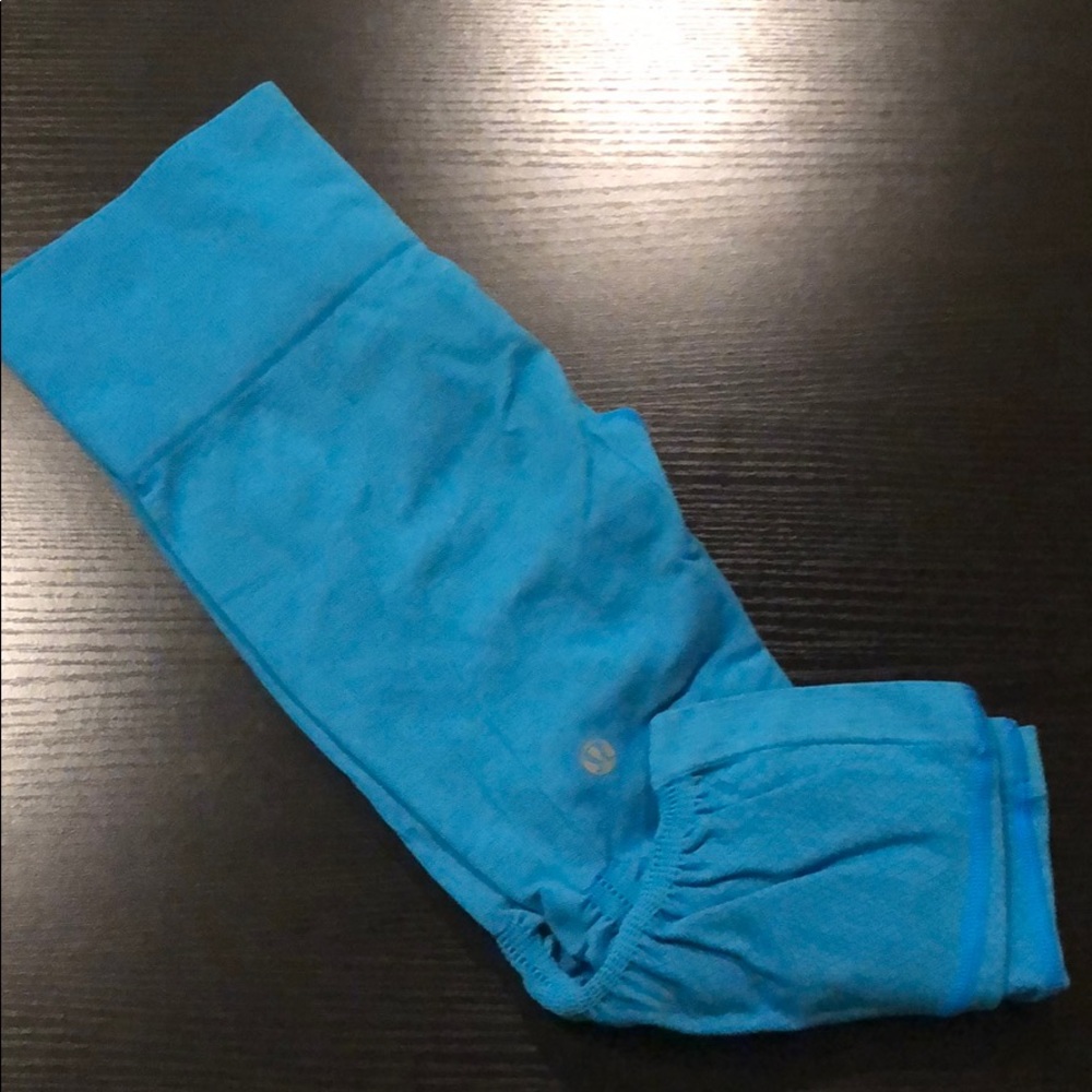 Lululemon in The Flow Crop